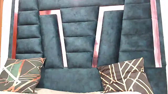 Snapshot of DiannellaforYou chatting on March 2026 01:31:02 AM DiannellaforYou online show from March 2026 01:31:02 AM