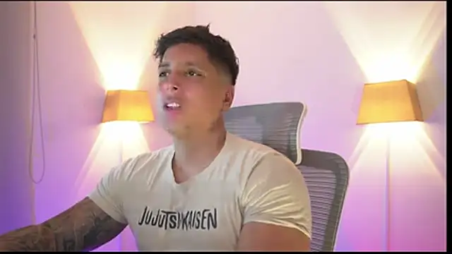 Snapshot of appolo_allen chatting on March 2026 06:32:01 AM appolo allen online show from March 2026 06:32:01 AM