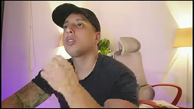 Snapshot of appolo_allen chatting on March 2026 04:29:01 AM appolo allen online show from March 2026 04:29:01 AM