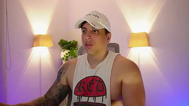 Snapshot of appolo_allen chatting on April 2026 02:31:01 AM appolo allen online show from April 2026 02:31:01 AM