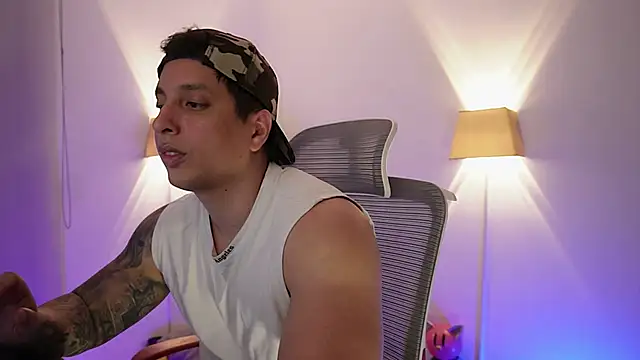 Snapshot of appolo_allen chatting on April 2026 04:39:02 AM appolo allen online show from April 2026 04:39:02 AM