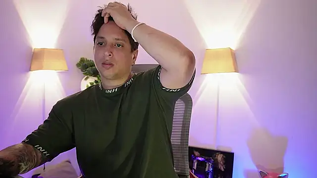 Snapshot of appolo_allen chatting on April 2026 02:36:02 AM appolo allen online show from April 2026 02:36:02 AM