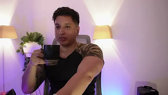 Snapshot of appolo_allen chatting on April 2026 04:59:01 AM appolo allen online show from April 2026 04:59:01 AM