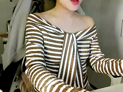 Snapshot of Yin-girl chatting on January 2026 04:42:01 PM Yin-girl online show from January 2026 04:42:01 PM