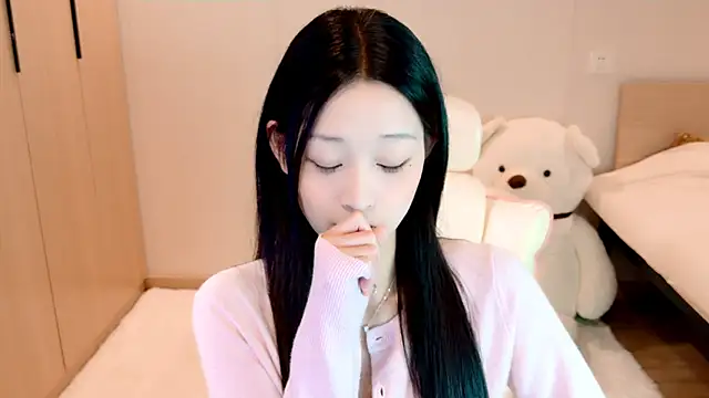 Snapshot of Xueb_J chatting on December 2024 06:21:01 AM Xueb J online show from December 2024 06:21:01 AM