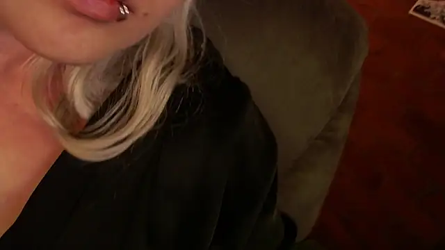 NEXT DOOR GIRL  online show from March 2025 05:10:02 AM