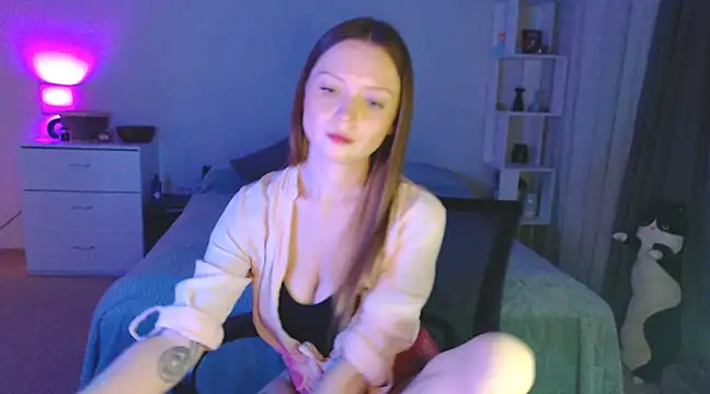 Snapshot of Allaria chatting on March 2025 11:18:02 PM Allaria online show from March 2025 11:18:02 PM