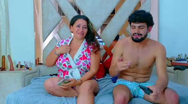 Snapshot of LeidyJones chatting on March 2025 10:00:02 PM LeidyJones online show from March 2025 10:00:02 PM