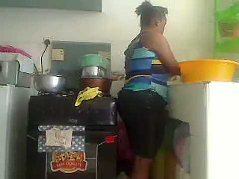 Snapshot of browndolly12 chatting on January 2025 09:08:01 AM browndolly12 online show from January 2025 09:08:01 AM