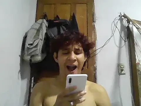 Snapshot of pedrodavid_ chatting on January 2025 01:21:01 PM pedrodavid online show from January 2025 01:21:01 PM