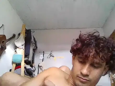 Snapshot of pedrodavid_ chatting on February 2025 06:04:01 PM pedrodavid online show from February 2025 06:04:01 PM