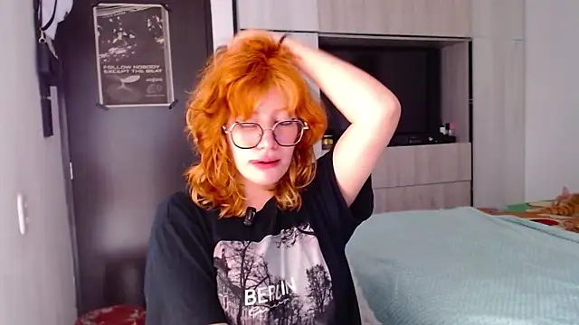 mariana124- online show from December 2025 02:56:02 PM