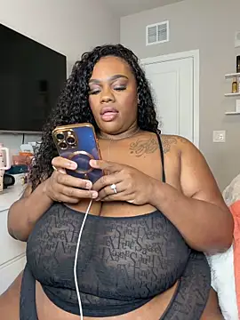 Snapshot of Mari_Melons chatting on November 2025 01:26:02 AM Mari Melons online show from November 2025 01:26:02 AM