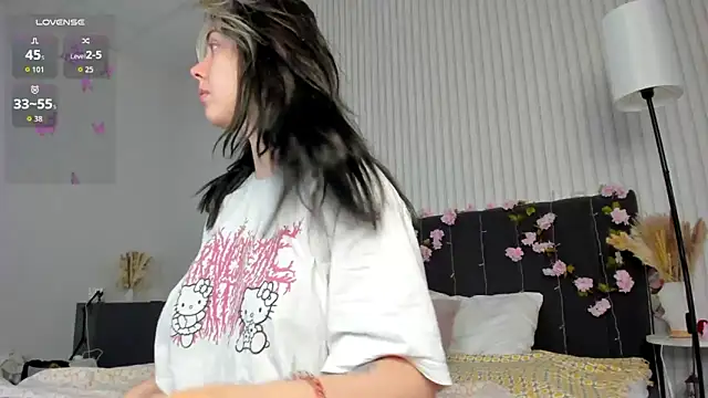 Vanessa Walters online show from September 2025 02:02:02 AM