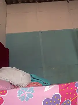 julian670 online show from April 2026 09:15:01 PM