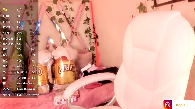 Punkys  online show from September 2025 08:12:02 PM