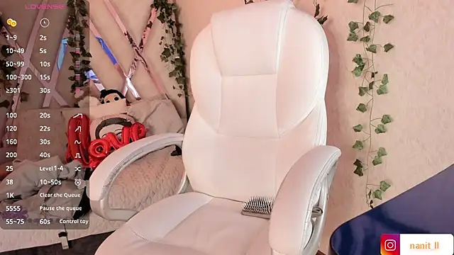 Punkys  online show from November 2025 12:32:02 AM