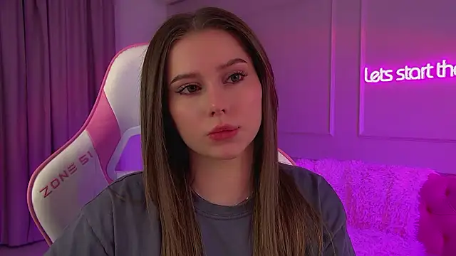 Snapshot of DianaVert chatting on March 2026 06:23:02 PM DianaVert online show from March 2026 06:23:02 PM