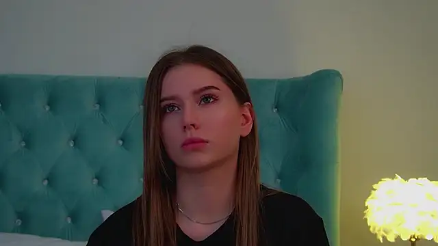 Snapshot of DianaVert chatting on March 2026 06:30:01 AM DianaVert online show from March 2026 06:30:01 AM