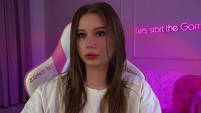 Snapshot of DianaVert chatting on April 2026 06:32:02 PM DianaVert online show from April 2026 06:32:02 PM