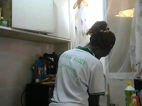 Snapshot of queen-goddess chatting on December 2025 06:06:01 AM queen-goddess online show from December 2025 06:06:01 AM