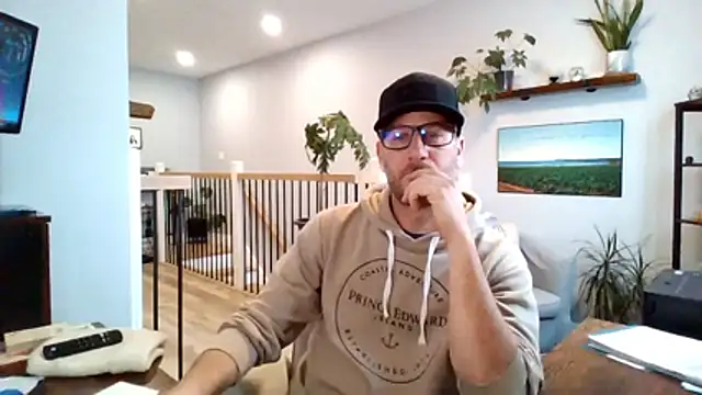 Snapshot of Bigdicktrav902 chatting on January 2026 01:27:02 PM Bigdicktrav902 online show from January 2026 01:27:02 PM