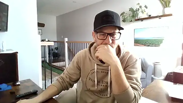 Snapshot of Bigdicktrav902 chatting on March 2026 01:04:02 PM Bigdicktrav902 online show from March 2026 01:04:02 PM