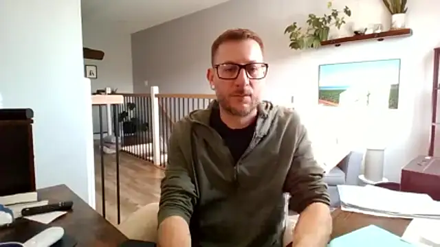 Snapshot of Bigdicktrav902 chatting on April 2026 12:05:02 PM Bigdicktrav902 online show from April 2026 12:05:02 PM