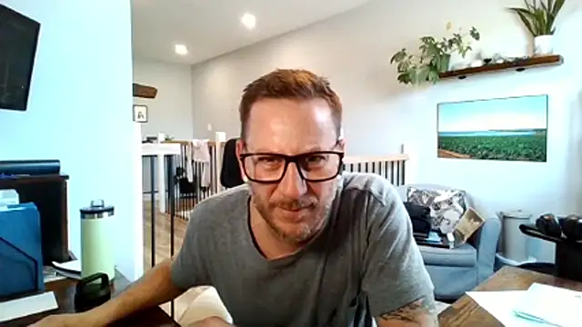 Snapshot of Bigdicktrav902 chatting on April 2026 04:10:02 PM Bigdicktrav902 online show from April 2026 04:10:02 PM