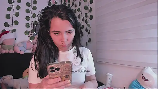 moonliiiight1 online show from January 2026 01:19:01 AM