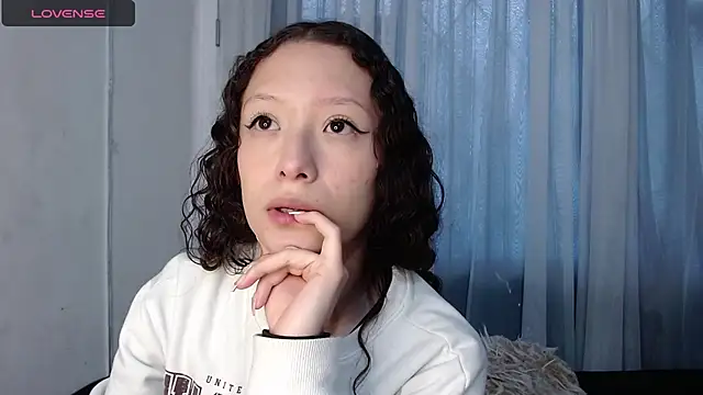 abbycutecs online show from November 2025 02:12:02 PM