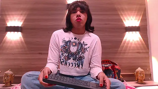 Snapshot of AndreaGil_ chatting on February 2026 05:44:02 PM AndreaGil online show from February 2026 05:44:02 PM