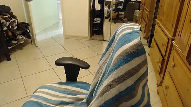 Snapshot of joeydee1 chatting on January 2025 06:02:01 PM joeydee1 online show from January 2025 06:02:01 PM