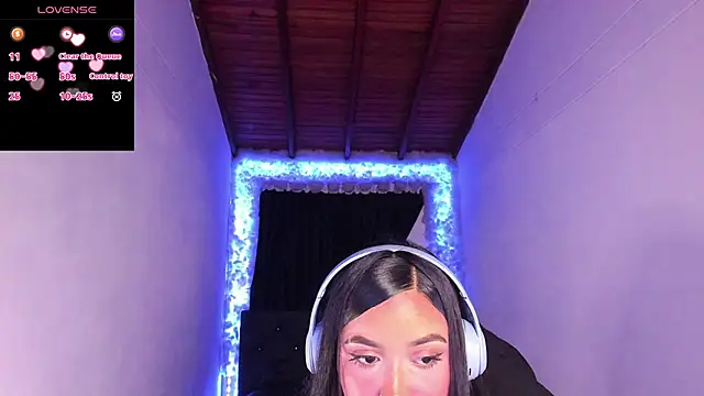 Mariana Hasper  online show from December 2024 02:20:02 AM