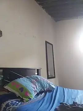 Snapshot of AlexaWarner chatting on November 2025 04:06:02 PM AlexaWarner online show from November 2025 04:06:02 PM