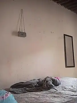 Snapshot of AlexaWarner chatting on November 2025 04:07:02 PM AlexaWarner online show from November 2025 04:07:02 PM