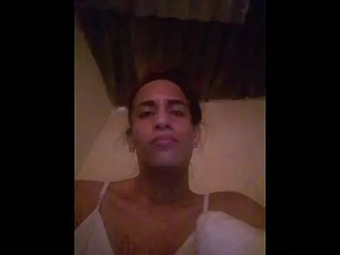 Snapshot of AlexaWarner chatting on December 2025 04:01:02 PM AlexaWarner online show from December 2025 04:01:02 PM