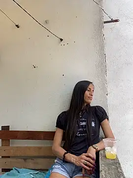 Snapshot of AlexaWarner chatting on February 2026 06:09:01 PM AlexaWarner online show from February 2026 06:09:01 PM