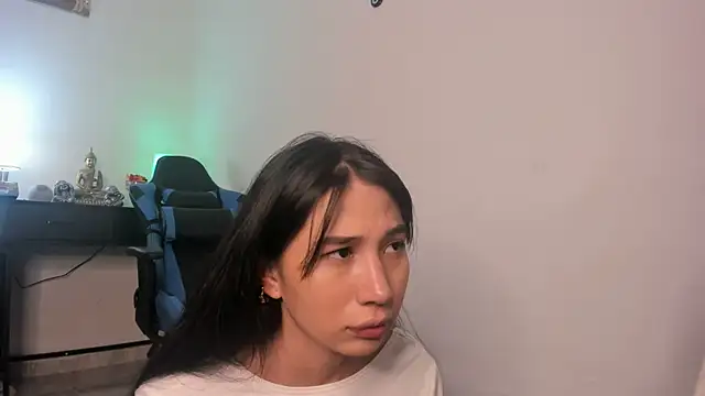 Snapshot of AlessiaVix chatting on December 2024 04:00:02 PM AlessiaVix online show from December 2024 04:00:02 PM