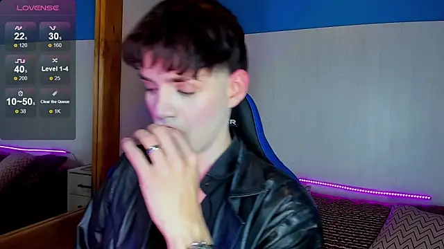 Snapshot of VladHellsing4 chatting on February 2025 03:40:01 PM VladHellsing4 online show from February 2025 03:40:01 PM