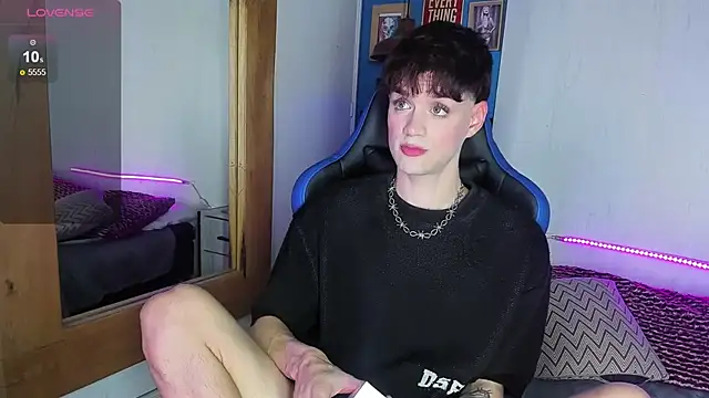 Snapshot of VladHellsing4 chatting on February 2025 02:25:02 PM VladHellsing4 online show from February 2025 02:25:02 PM