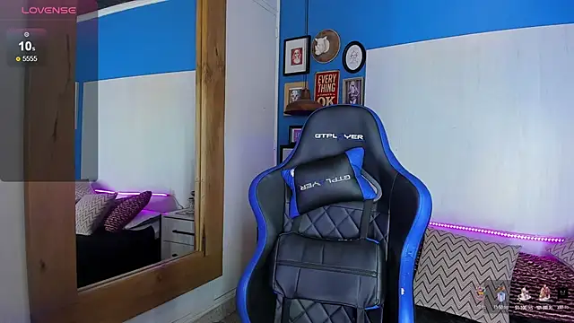 Snapshot of VladHellsing4 chatting on March 2025 01:47:01 PM VladHellsing4 online show from March 2025 01:47:01 PM