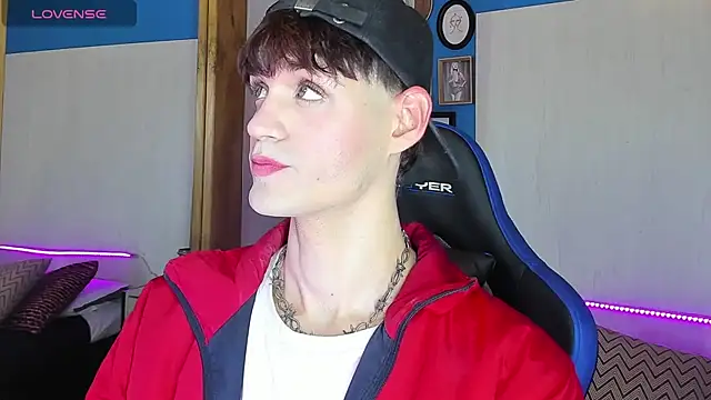 Snapshot of VladHellsing4 chatting on March 2025 01:07:02 PM VladHellsing4 online show from March 2025 01:07:02 PM