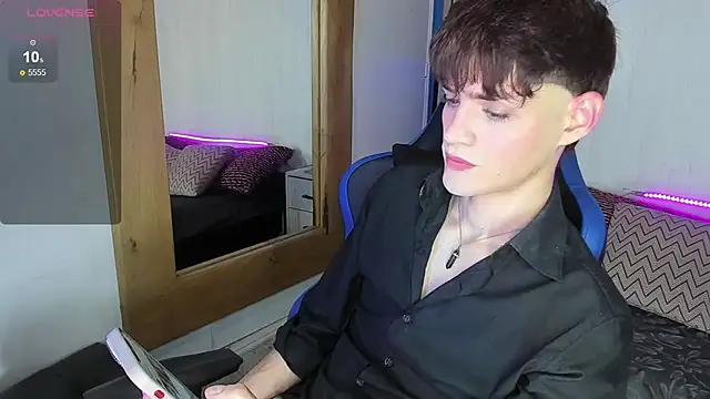 Snapshot of VladHellsing4 chatting on March 2025 02:01:01 PM VladHellsing4 online show from March 2025 02:01:01 PM