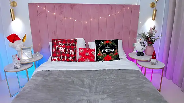 Snapshot of MilaVoxx chatting on December 2024 06:00:02 AM MilaVoxx online show from December 2024 06:00:02 AM