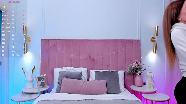 Snapshot of MilaVoxx chatting on March 2025 05:32:01 AM MilaVoxx online show from March 2025 05:32:01 AM