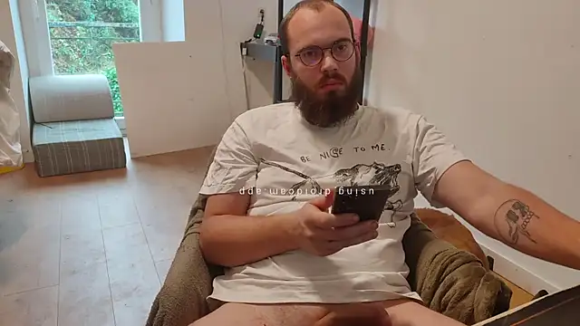 azagoul222 online show from January 2026 03:05:01 PM