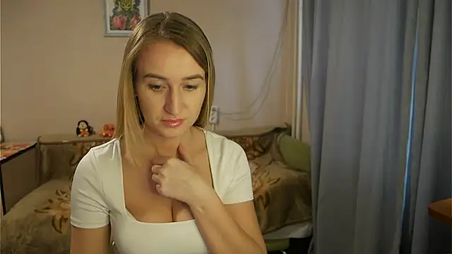 Snapshot of Sophiloren chatting on March 2025 02:36:01 PM Sophiloren online show from March 2025 02:36:01 PM