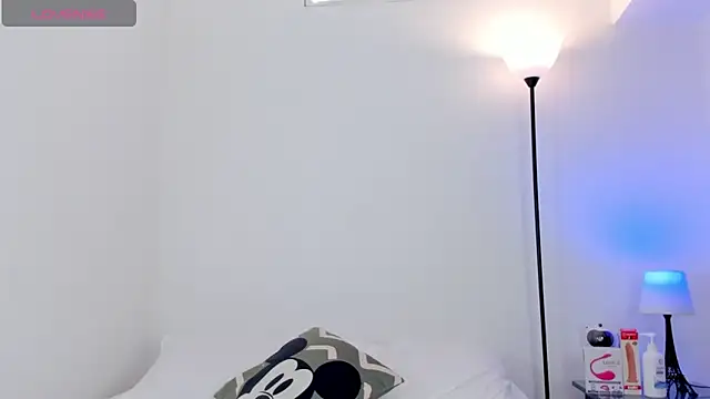 Snapshot of mike_tylor01 chatting on February 2026 03:39:01 PM mike tylor01 online show from February 2026 03:39:01 PM