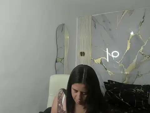 kathina giraldo online show from April 2026 12:32:01 PM